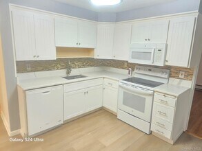 Building Photo - 740 Dogwood Ave