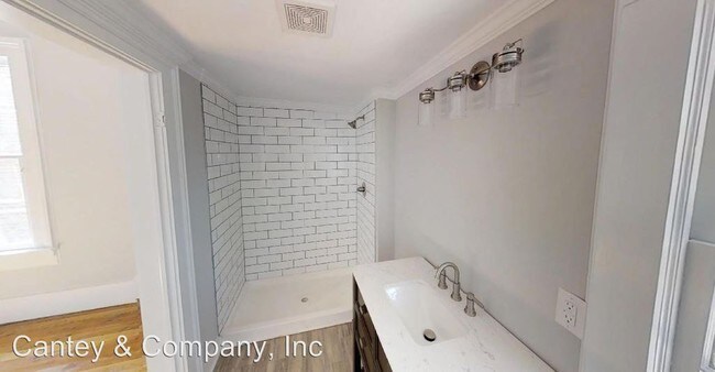 Building Photo - 3 br, 2 bath House - 723 Laurel Street