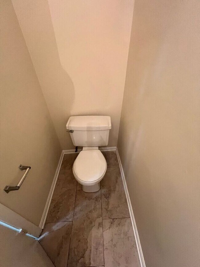 Building Photo - Now Ready! A 2 bedroom 2.5 bath in Norcross area!