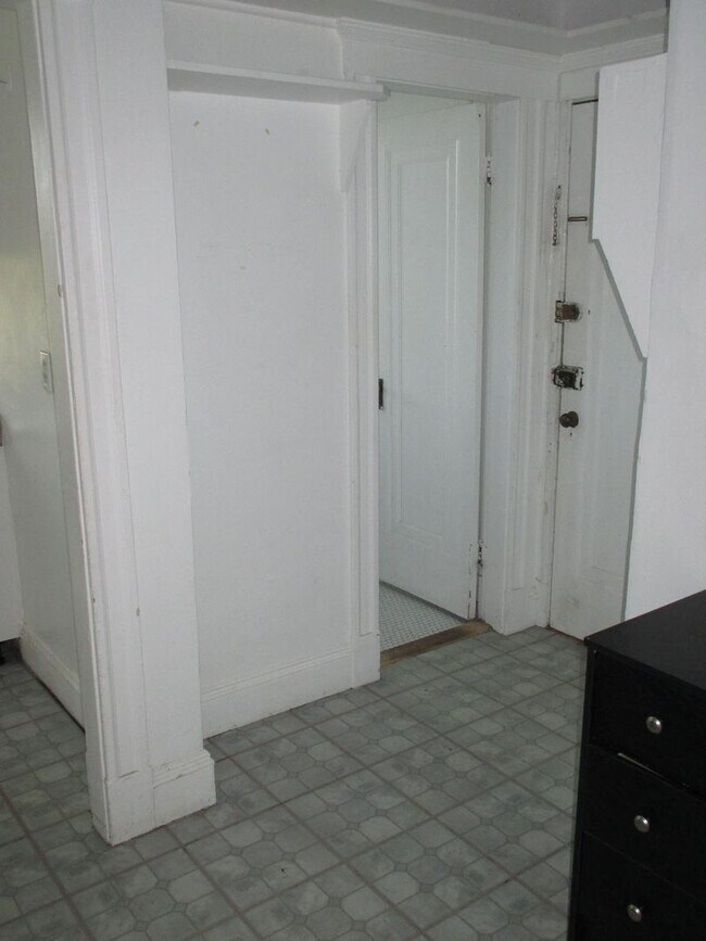 Building Photo - No brokers Fee, No Security Deposit, Heat, Hot Water Included, Steps from the T Stop
