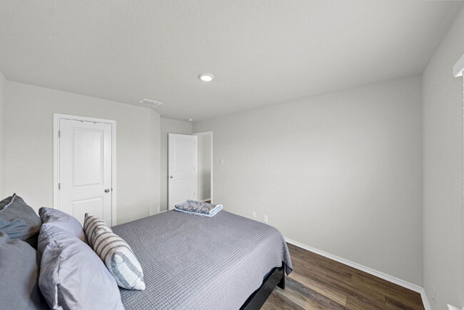 Building Photo - Located in the vibrant Valley Ranch commun...