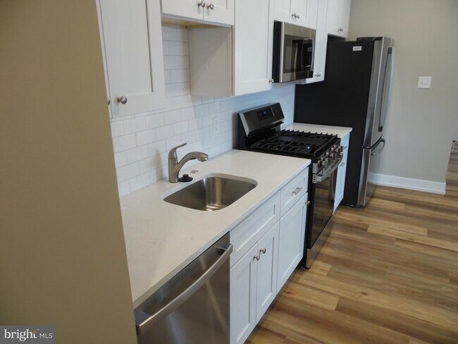 Building Photo - 155 Channing Ave