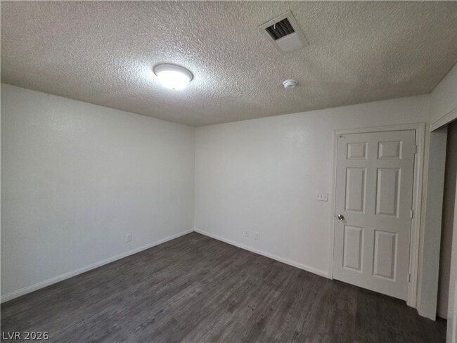 Building Photo - 6561 Avon Ct