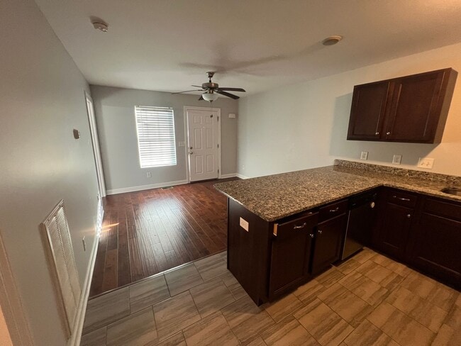 Building Photo - LIVE CLOSE TO MTSU CAMPUS!!!