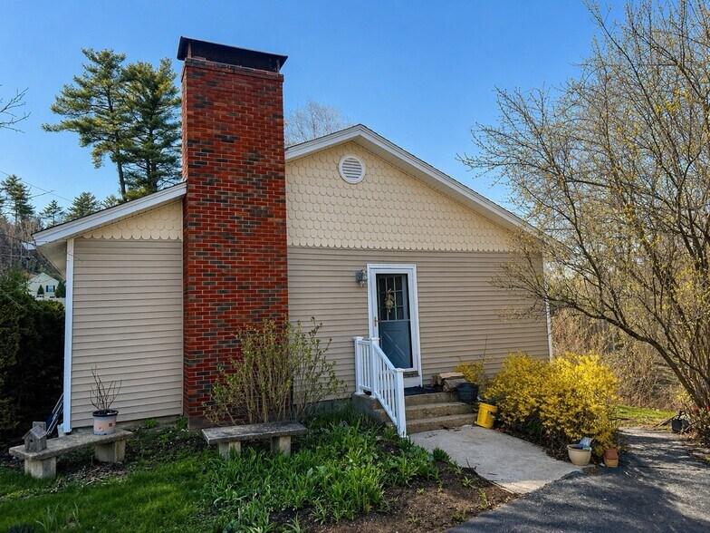 Building Photo - 45 Greer Rd