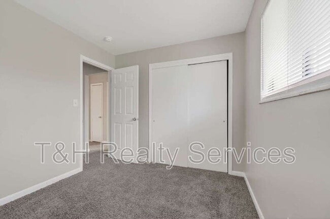 Building Photo - 1655 Walker Ave