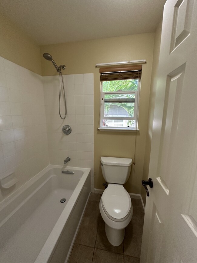 Building Photo - Pet-Friendly Spacious Solar-Powered Home i...