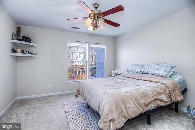 Building Photo - 10159 Elgin Way