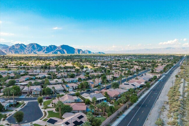 Building Photo - 60636 Desert Shadows Dr