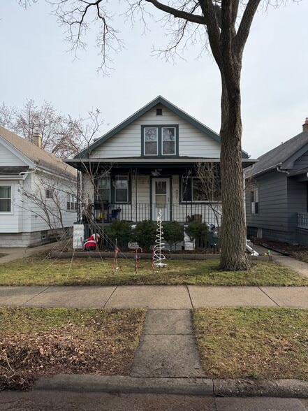 Building Photo - 2114 S 61st St