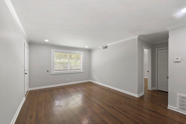 Building Photo - 1584 Line St