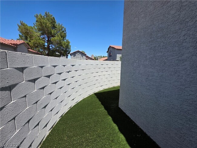 Building Photo - 2275 Ramsgate Dr