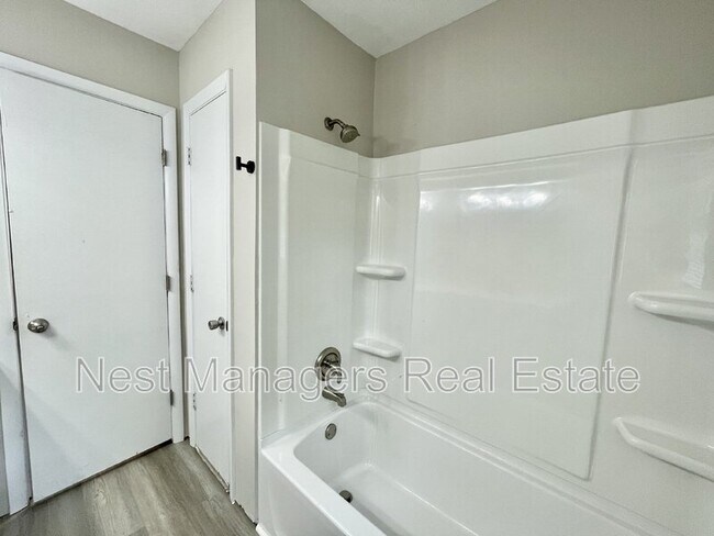 Building Photo - 7566 Carrollburg Dr