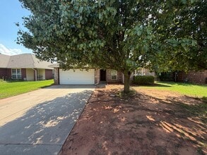 Building Photo - 3 Bed 2 Bath Home in Mustang