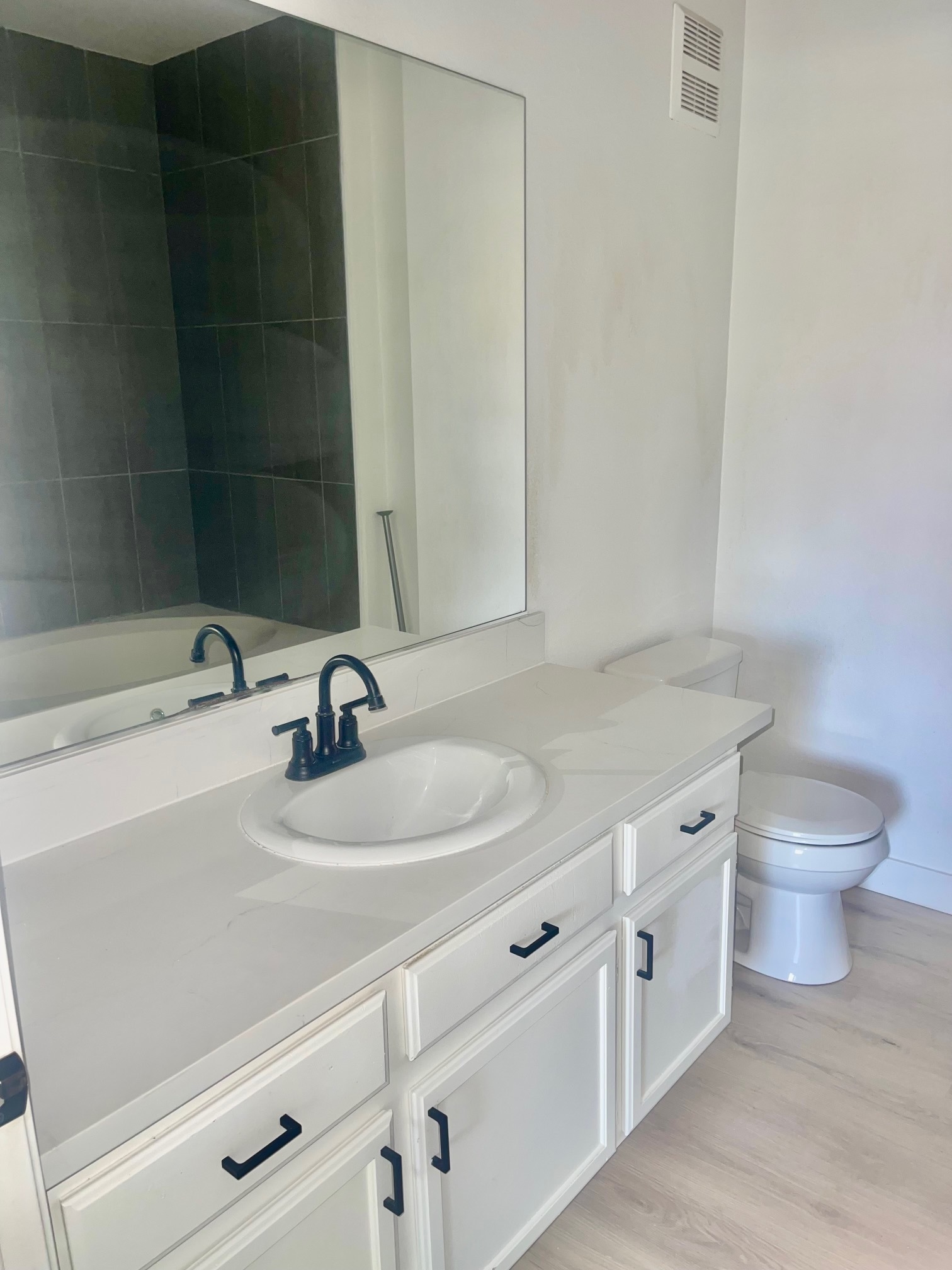 Building Photo - 1050 E Cactus Ave