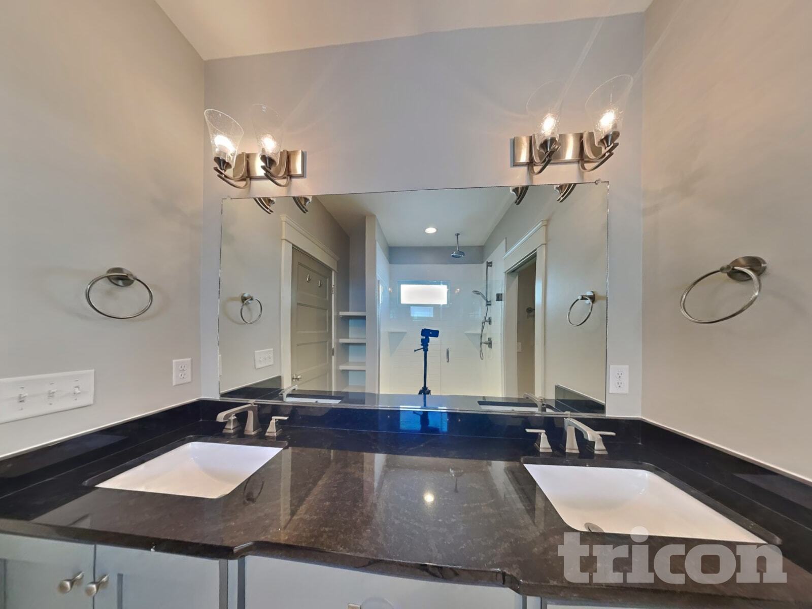 Building Photo - 1208 Hillwood Private Cove
