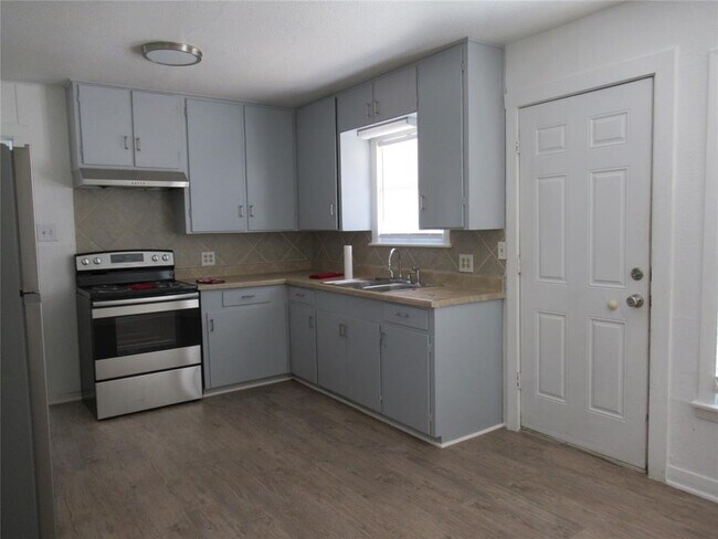 Building Photo - 10620 Deer Canyon Rd