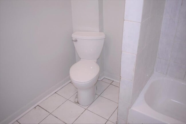 Building Photo - 4835 W Congress Pkwy