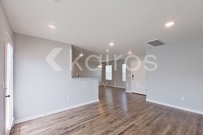 Building Photo - 202 Fieldstone Cir