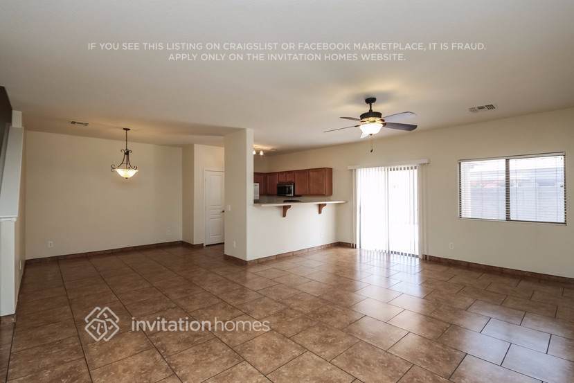 Building Photo - 7041 W Mercer Ln