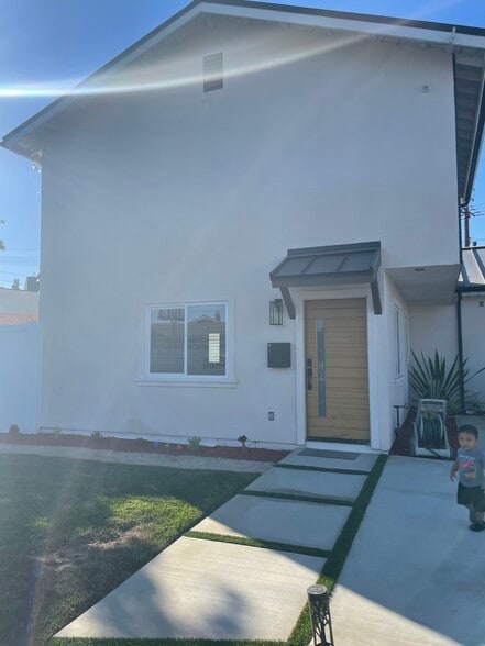 Building Photo - 1029 Oleander St