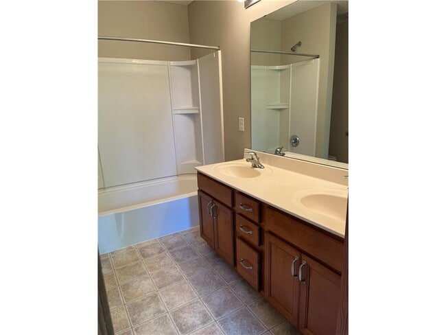 Building Photo - 7211 Jewel Ln N