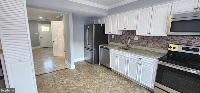 Building Photo - 483 Arwell Ct