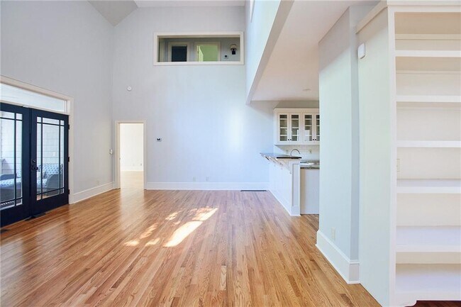 Building Photo - 1843 Butlers Ln