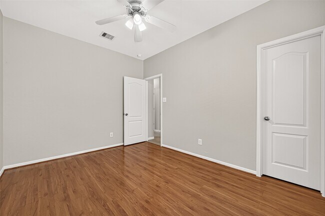 Building Photo - 430 Dockside Terrace