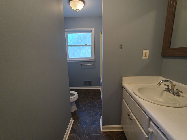 Building Photo - Half off first month rent move in special
