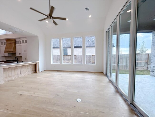 Building Photo - 5222 Tahoe Ct