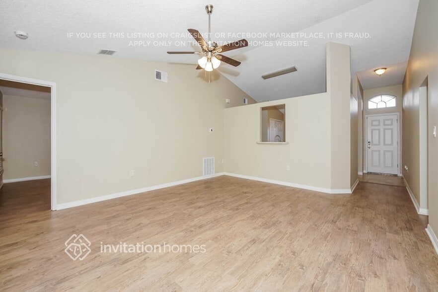 Building Photo - 7314 Carillon Ave