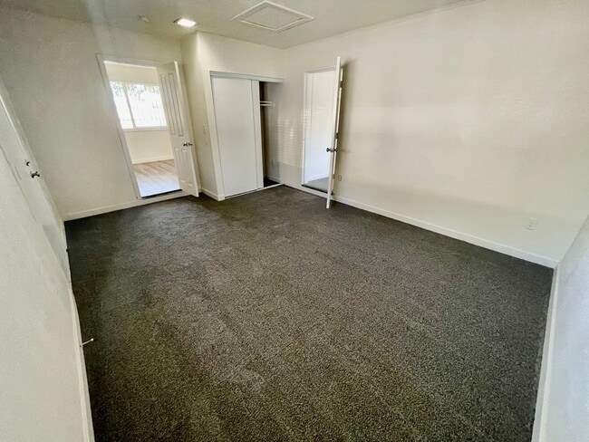 Building Photo - 397 N 15th St