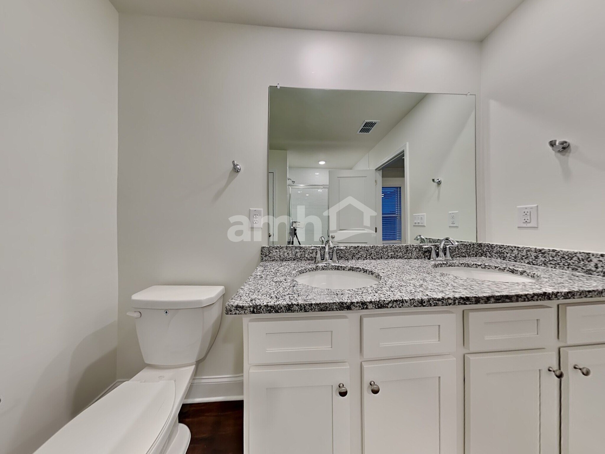 Building Photo - 572 Smt Vw Ln