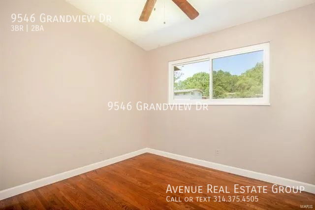 Building Photo - 9546 Grandview Dr