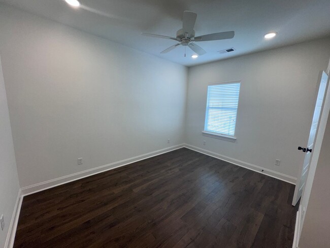 Building Photo - 3BD/3BA FOR RENT IN SOUTH GROVE