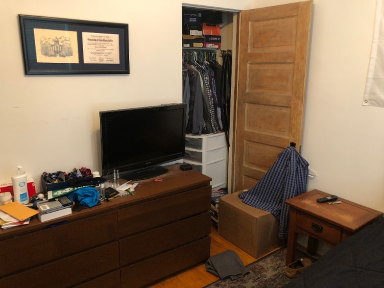 Building Photo - 1210 W Nelson St