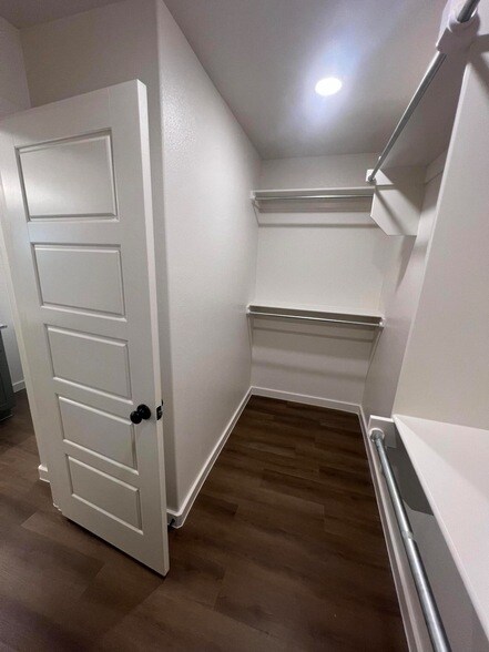 Building Photo - 3111 140th St