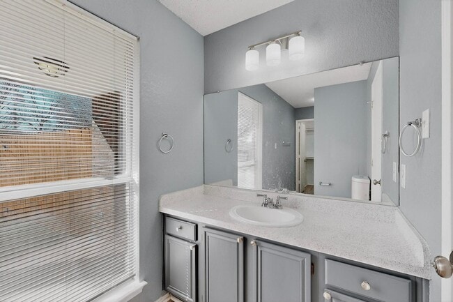 Building Photo - 4517 Ebbtide Ct