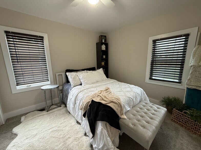 Building Photo - 206 Kissane Ave