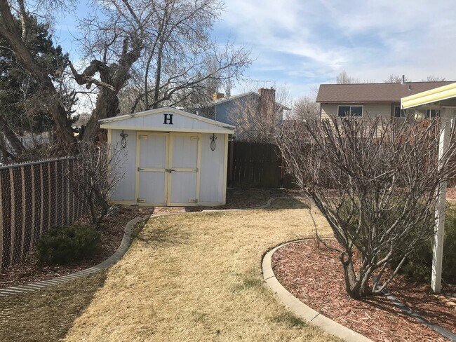 Building Photo - Beautiful Riverdale twin home available for rent