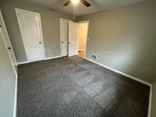 Building Photo - 225 E Xenia Dr