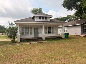 Building Photo - 403 Almon Ave