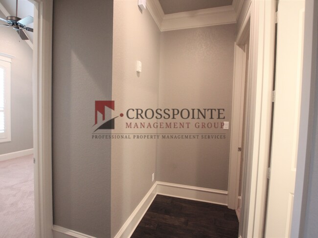 Building Photo - Gorgeous 3 bed 2 bath home in Hadley Court!