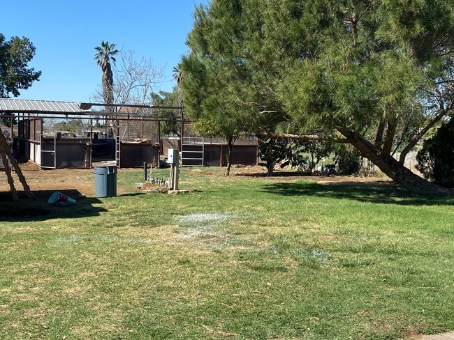 Building Photo - Single story 4 Bedroom for Lease Jurupa Valley