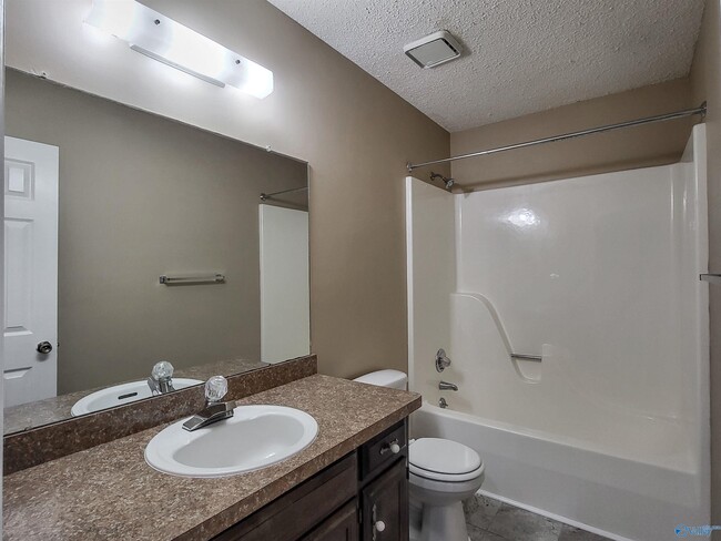 Building Photo - 308 Red Oak Rd