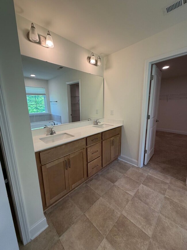 Building Photo - 763 Heartpine Dr