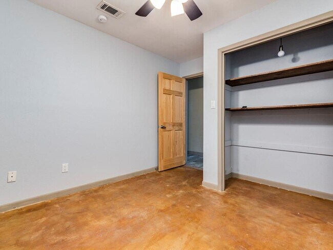 Building Photo - 9805 Murmuring Creek Dr