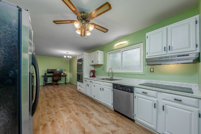 Building Photo - 2300 Woodland Ave