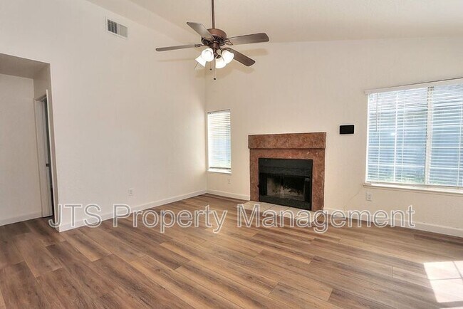 Building Photo - 7733 Temwoods Way